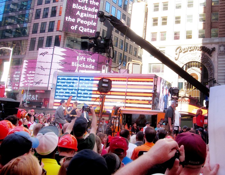 0 20170923 IMG_9616 7D crowds on game day