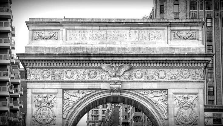 20170401 IMG_8051_7D EF18-135 Arch at Washington Square Park sm