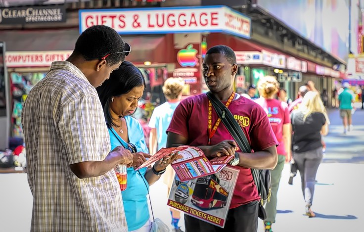 20180707 0147 6D bus tours sm