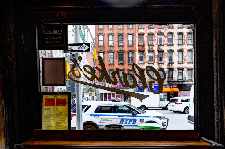 20180920 IMG_4398 7D clarkes window sm