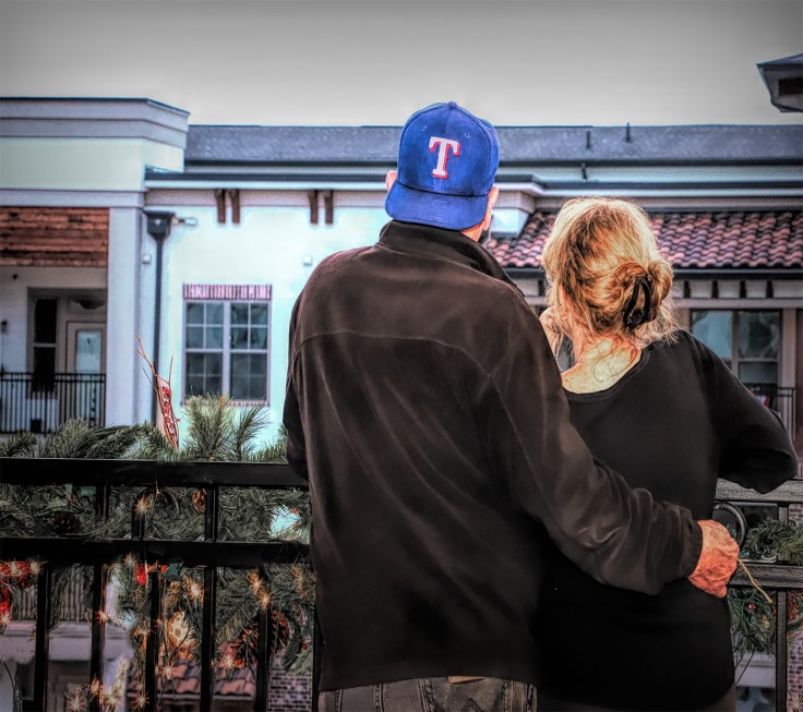 20181219 IMG_7371 6D us on the balcony sm